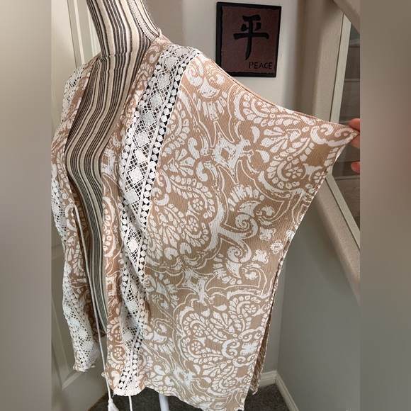 Vince Camuto $78 Neutral Swimsuit Cover Up Kimono Style One Size Light Weight - Picture 5 of 10